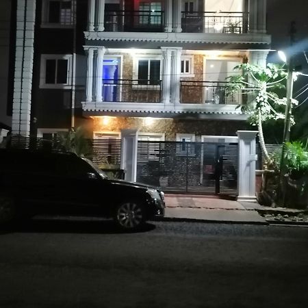 Terra Santa Lodgings Аккра Екстер'єр фото