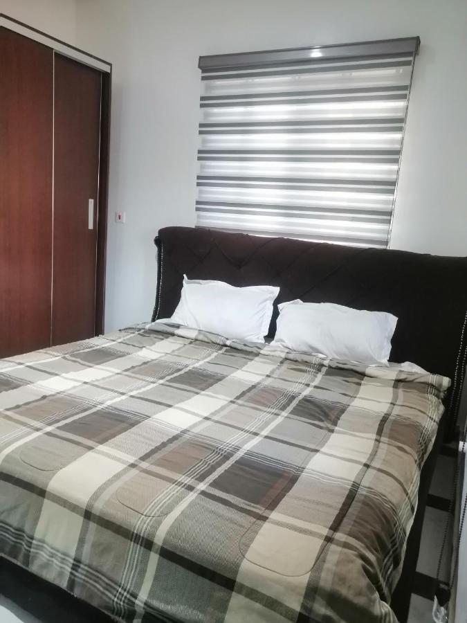 Terra Santa Lodgings Аккра Екстер'єр фото