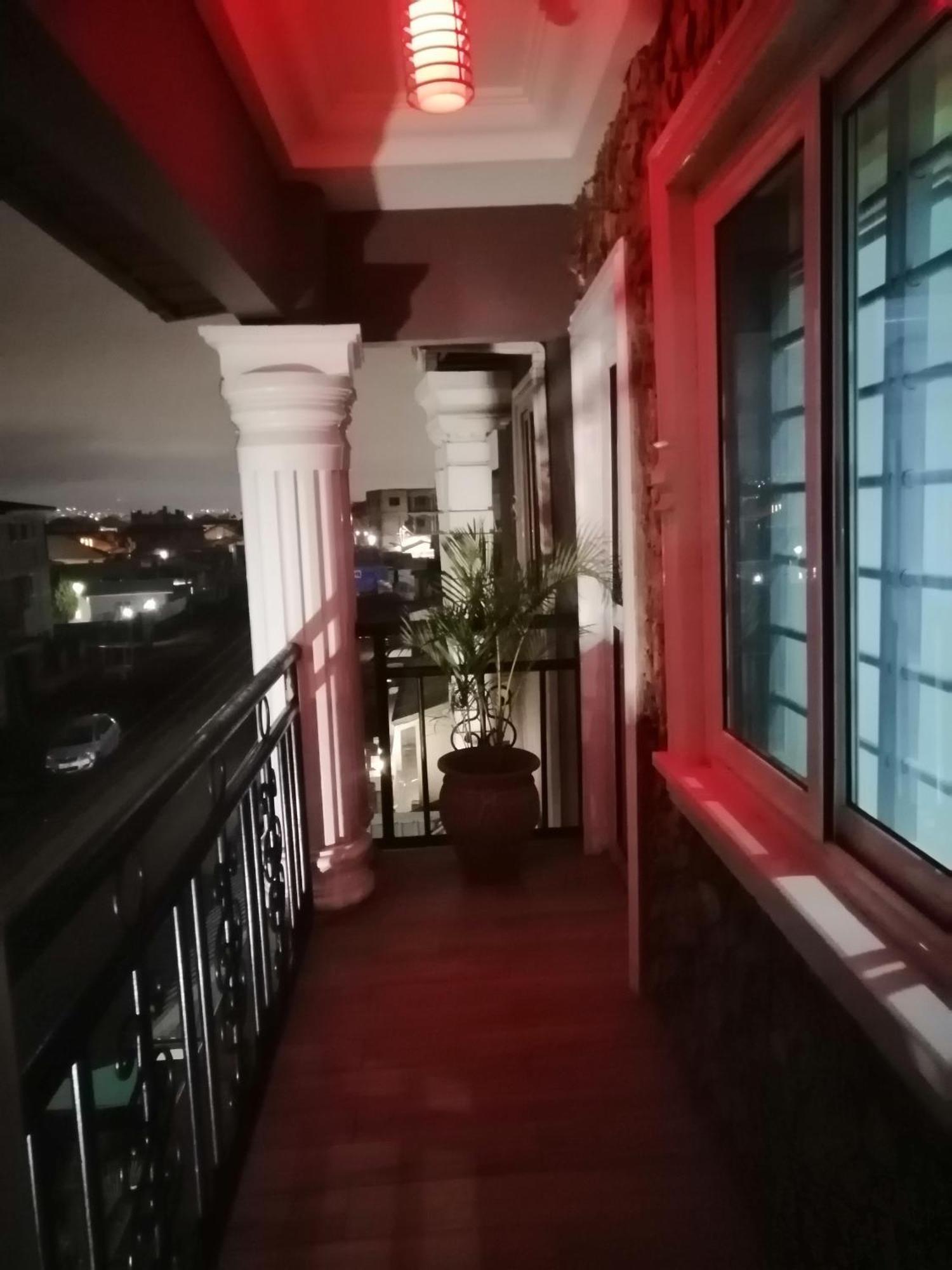 Terra Santa Lodgings Аккра Екстер'єр фото