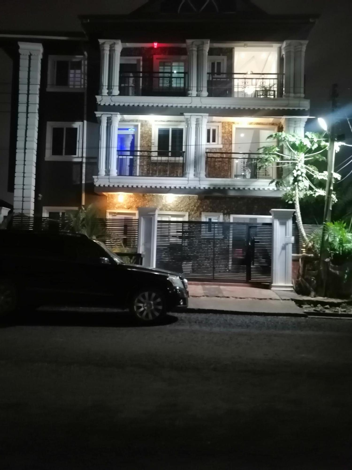 Terra Santa Lodgings Аккра Екстер'єр фото